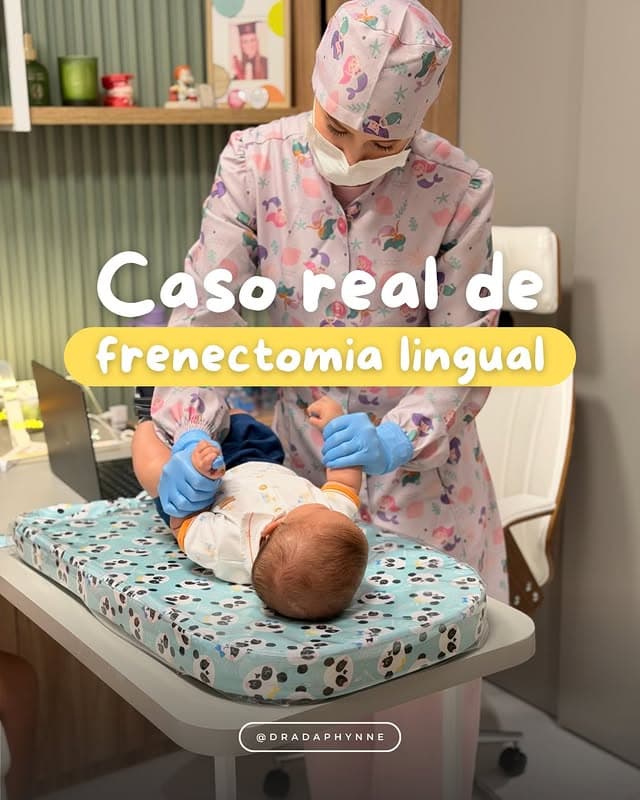Dra. Daphynne no consultório Encantare